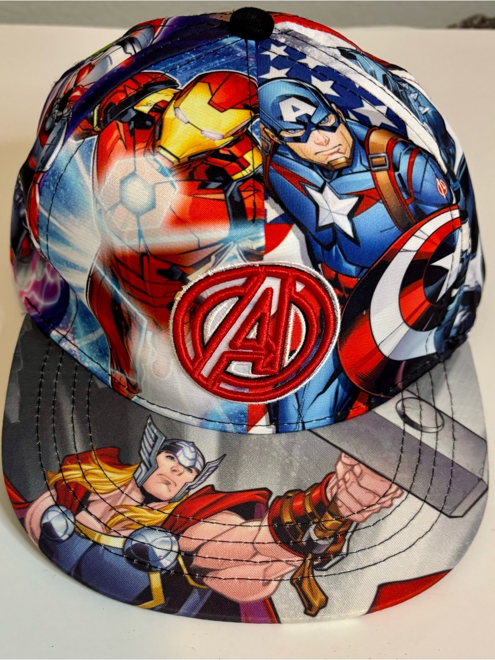 Marvel Avengers Snapback Hat - Red Blue Gray